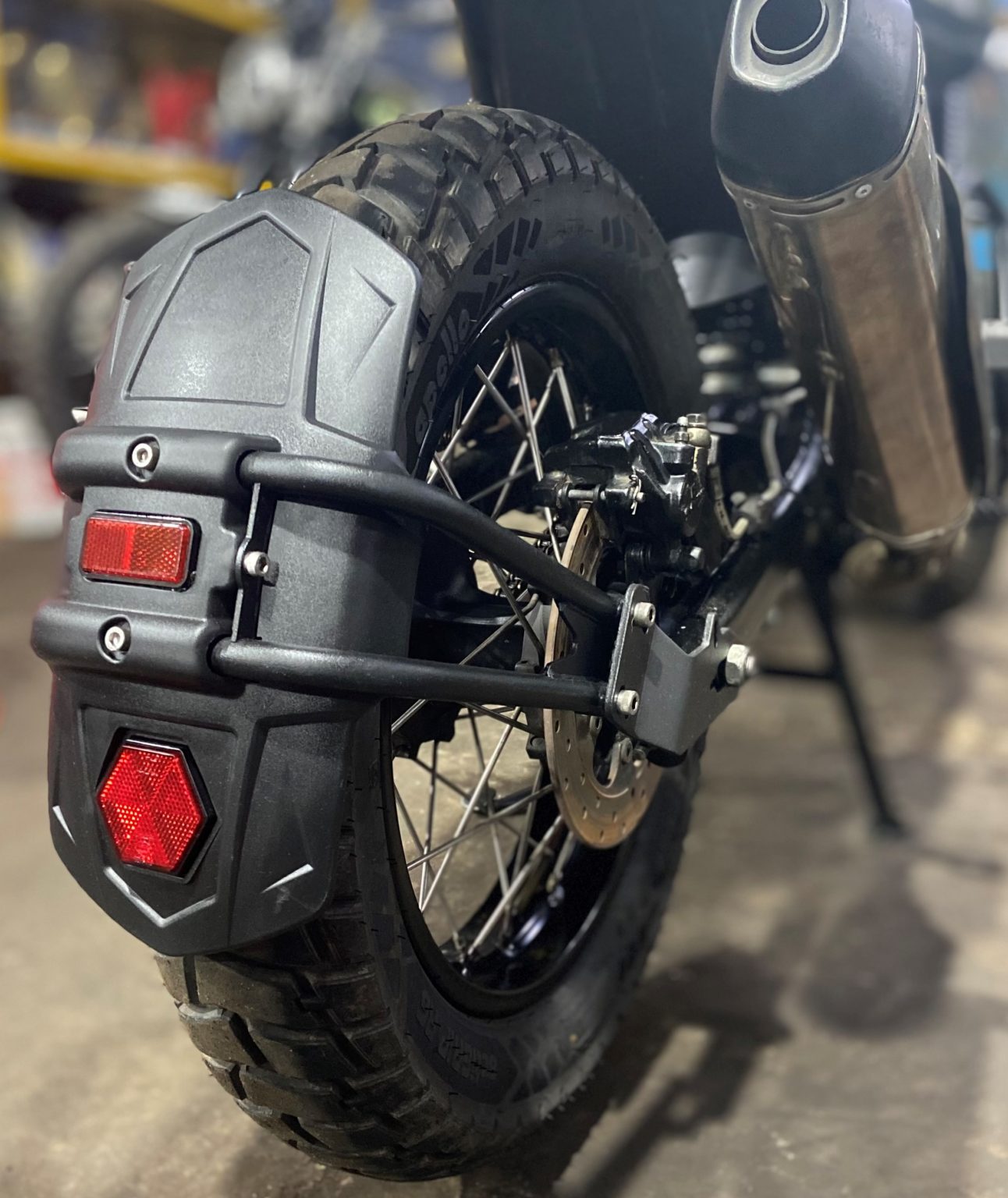 royal enfield himalayan back tyre