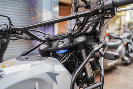 re himalayan handlebar price